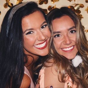 Meet your Posher, Celia and Megan